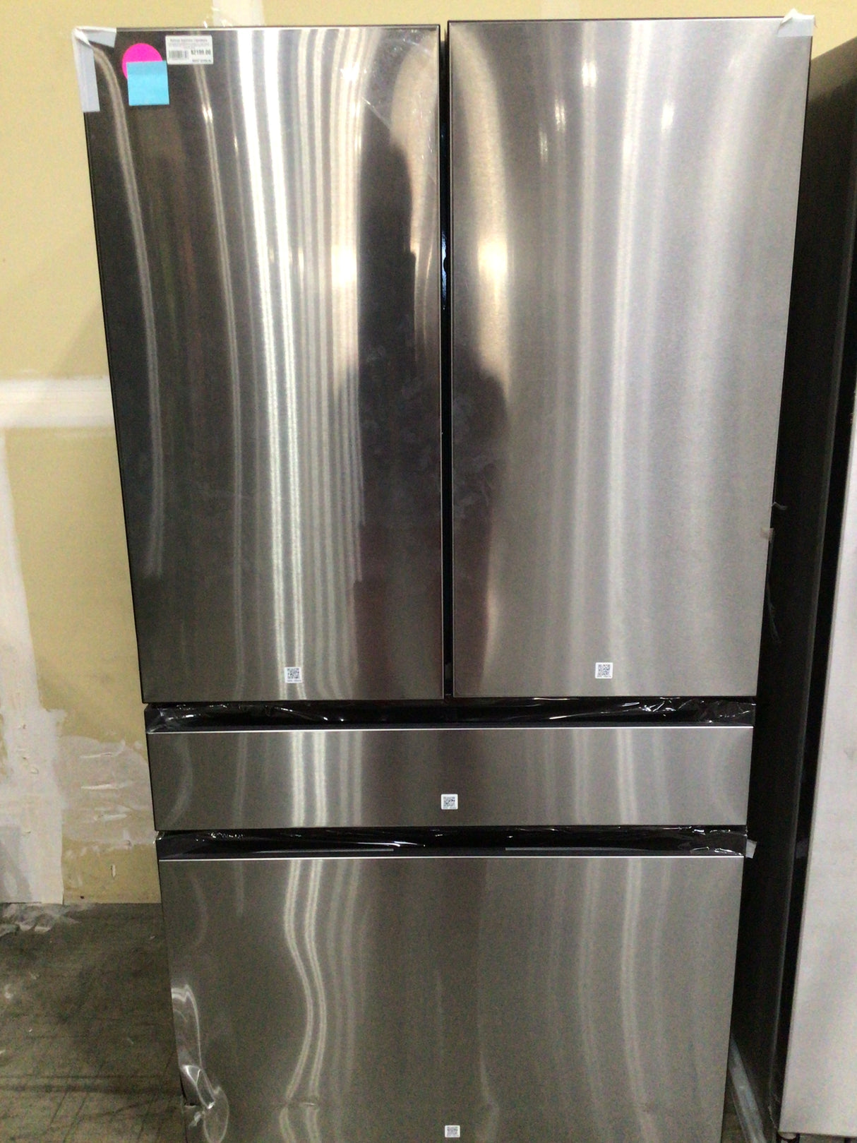 Samsung RF23BB8600QLAA French Door Refrigerator (Open-Box / Scratch & Dent)