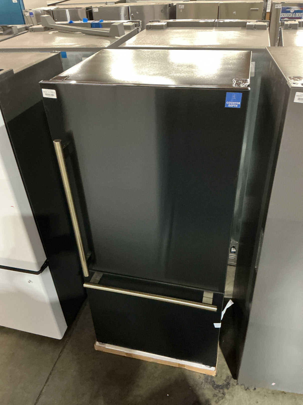 Forno FFFFD1785-31BLK Bottom Freezer Refrigerator (Open-Box / Scratch & Dent)