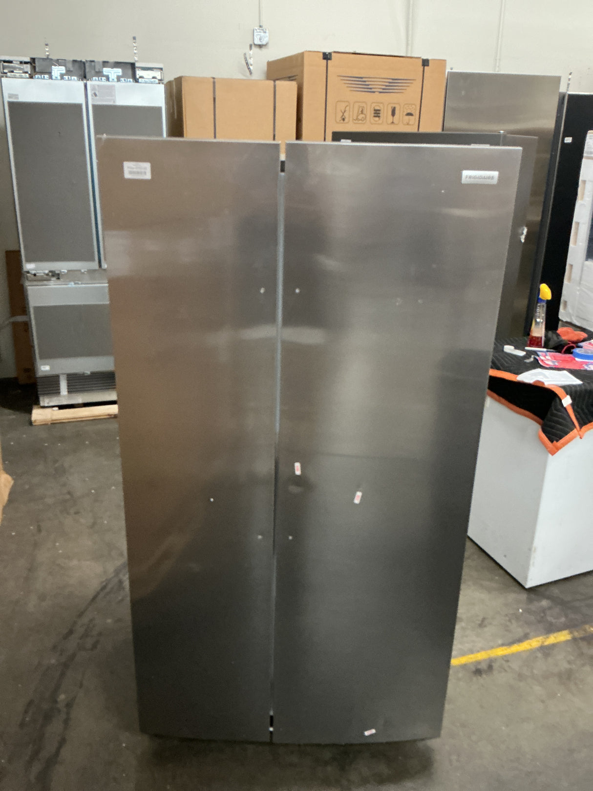 Frigidaire FRSN2610AF Side-by-Side Refrigerator (Open Box / Scratch & Dent)
