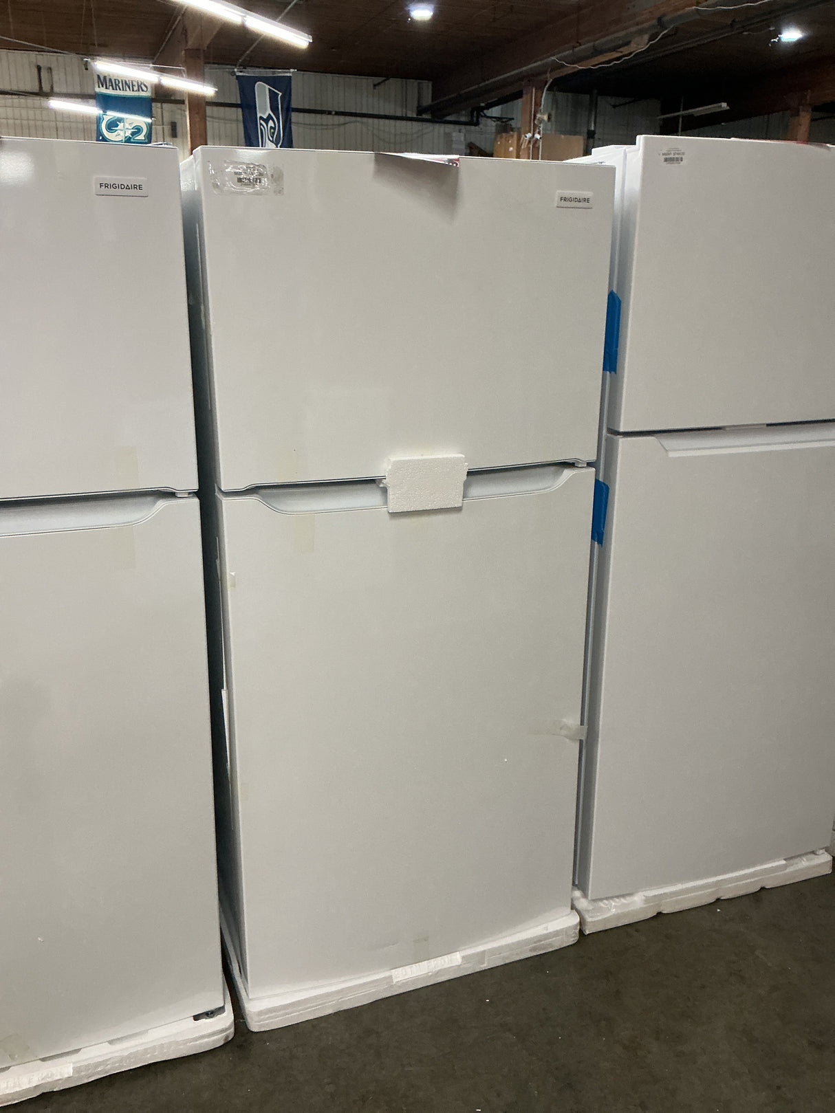 Frigidaire FFTR2045VW Top Freezer Refrigerator (Open Box / Scratch & Dent)