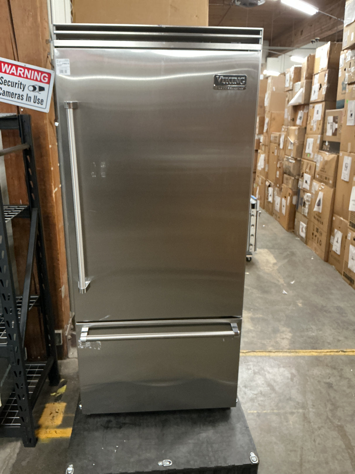 Viking VCBB5363ERSS Built-In Bottom Freezer Refrigerator (Open Box / Scratch & Dent)