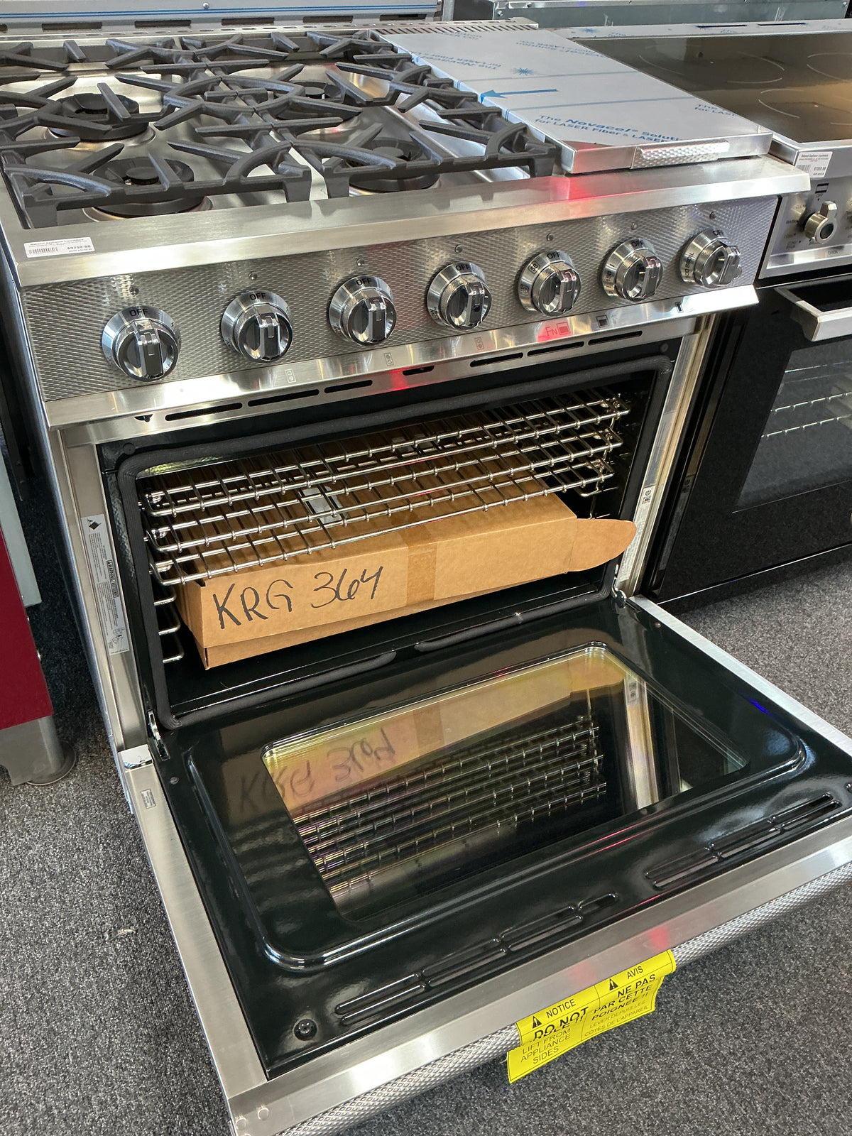 Hestan KRG364GD-NG Dual Fuel Range, Natural Gas (Open Box / Scratch & Dent)
