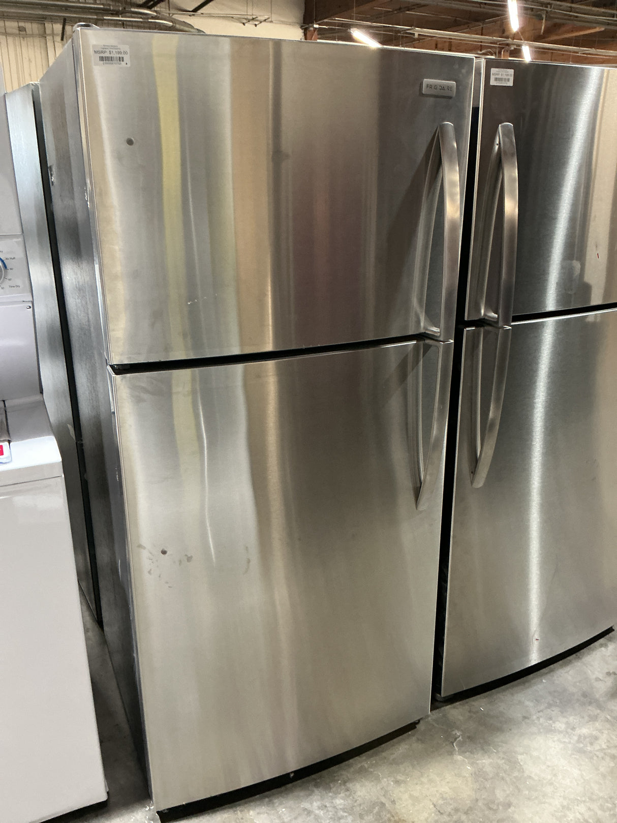 Frigidaire FFHT2022AS Top Freezer Refrigerator (Open-Box / Scratch & Dent)