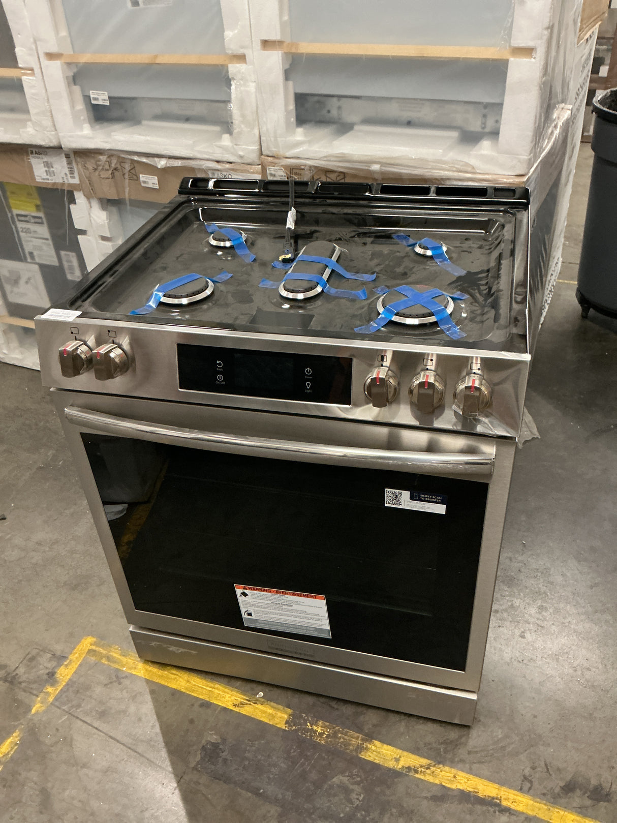 Frigidaire GCRG3060BF Gas Range (Open Box / Scratch & Dent)