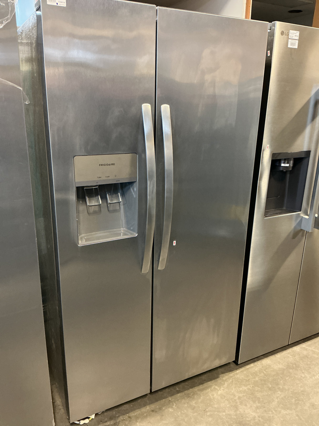 Frigidaire FRSS2623AS Side-by-Side Refrigerator