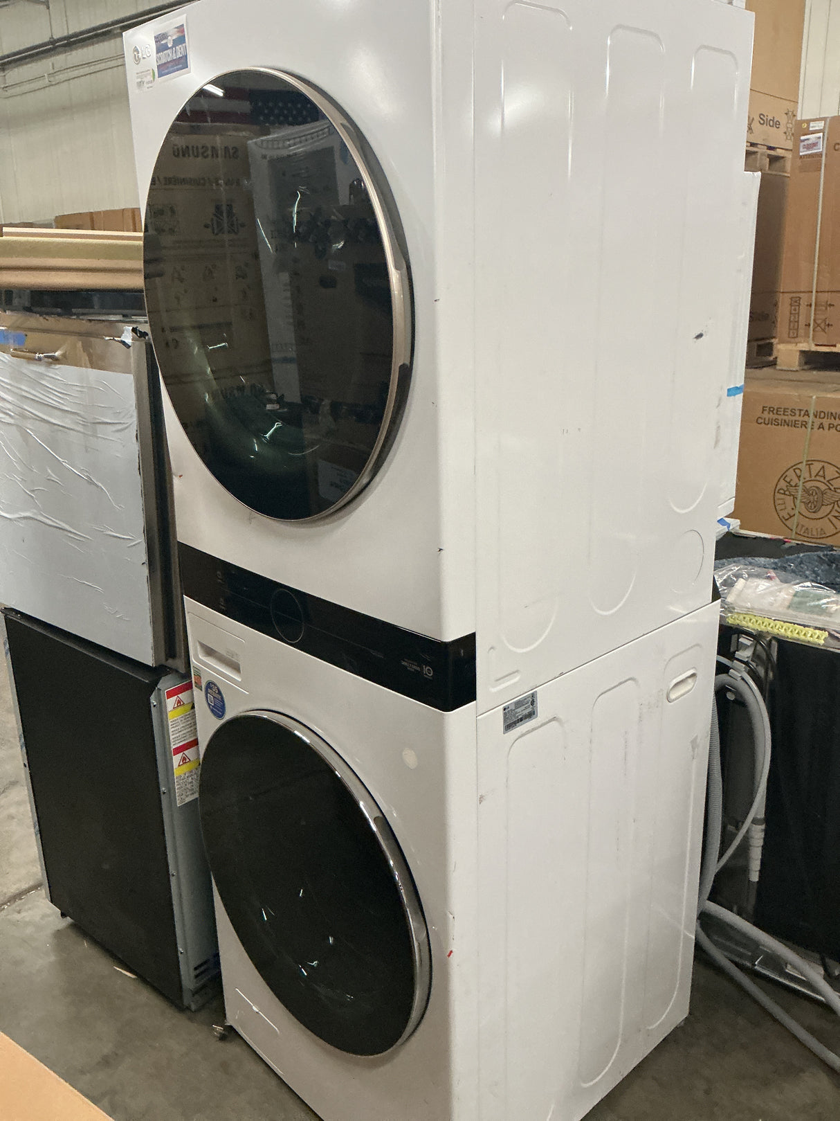 LG WKG101HWA Washer-Dryer Combos (Open Box / Scratch & Dent)