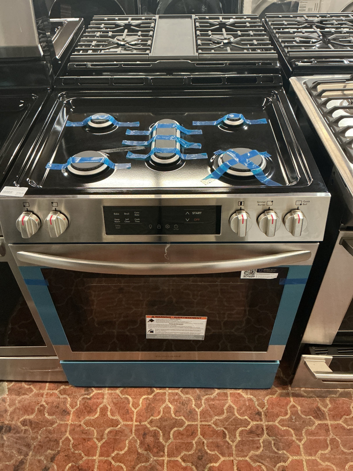 Frigidaire FCFG3083AS Gas Range (Open Box / Scratch & Dent)