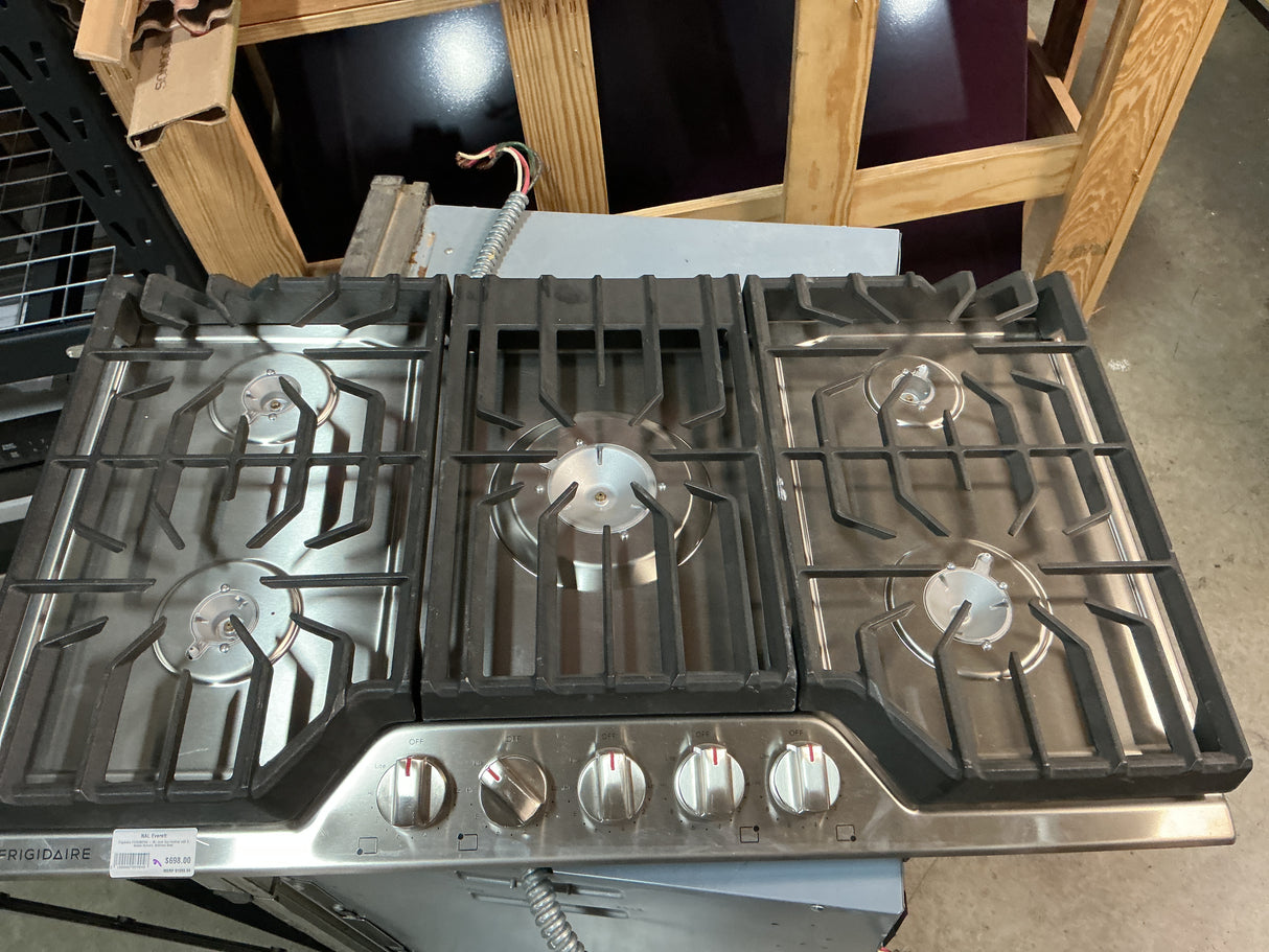 Frigidaire FCCG3627AS Gas Cooktop, 36 Inch (Open Box / Scratch & Dent)
