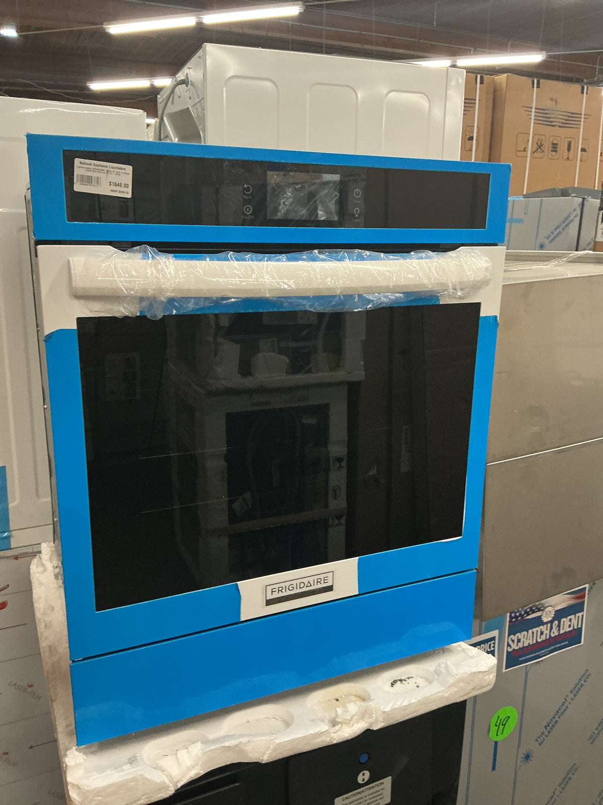 Frigidaire Gallery GCWS2438AW  Single Wall Oven (Open Box / Scratch & Dent)