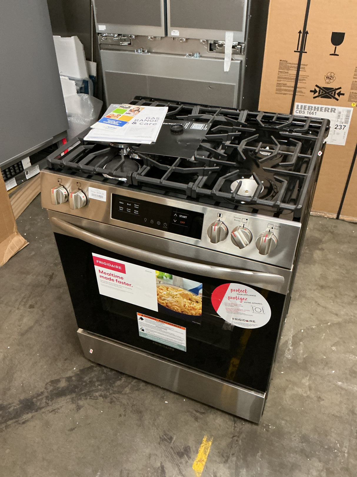 Frigidaire FCFG3062AS Gas Range (Open Box / Scratch & Dent)