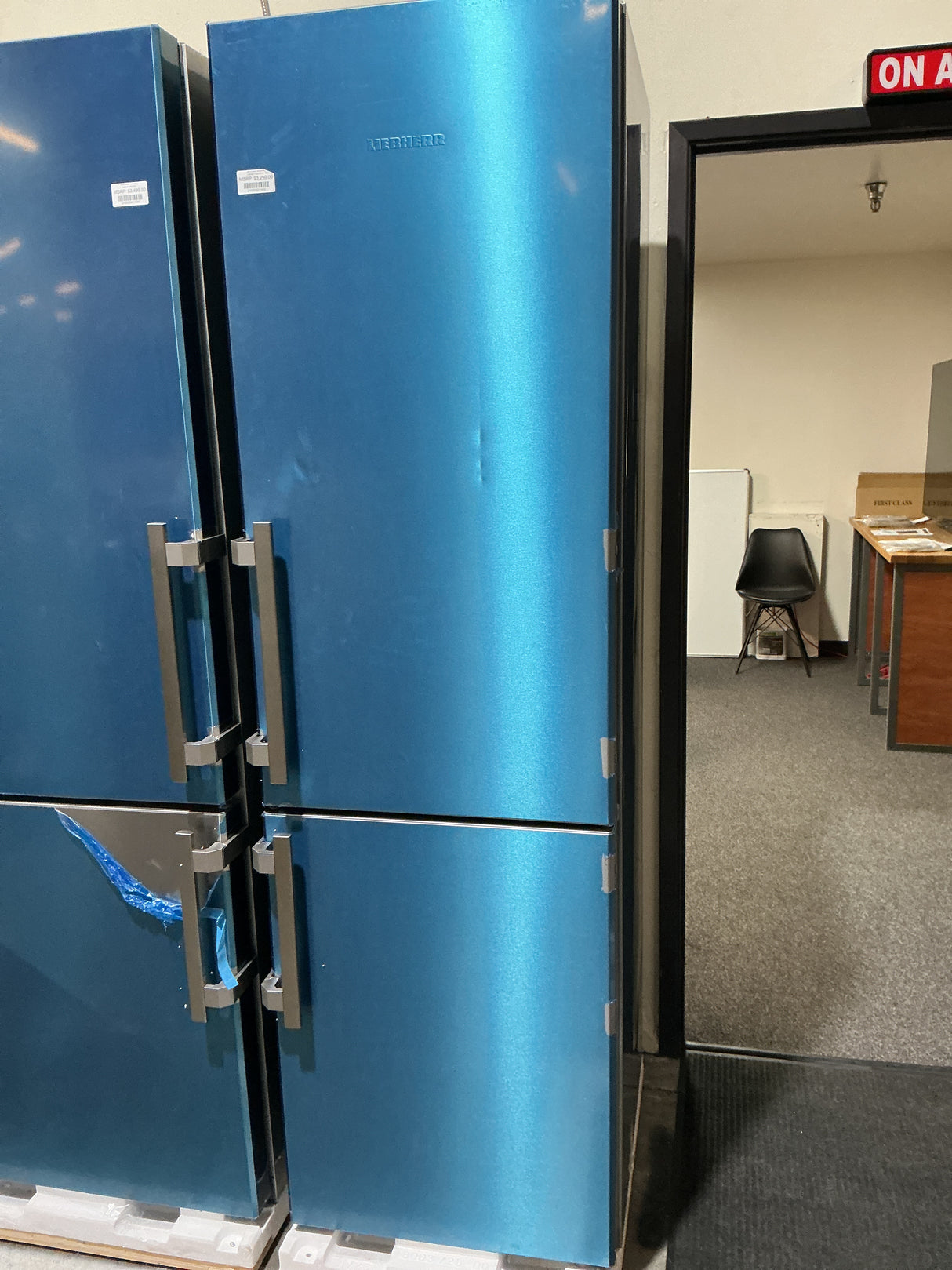 Liebherr SC5781-R Bottom Freezer Refrigerator (Open Box / Scratch & Dent)