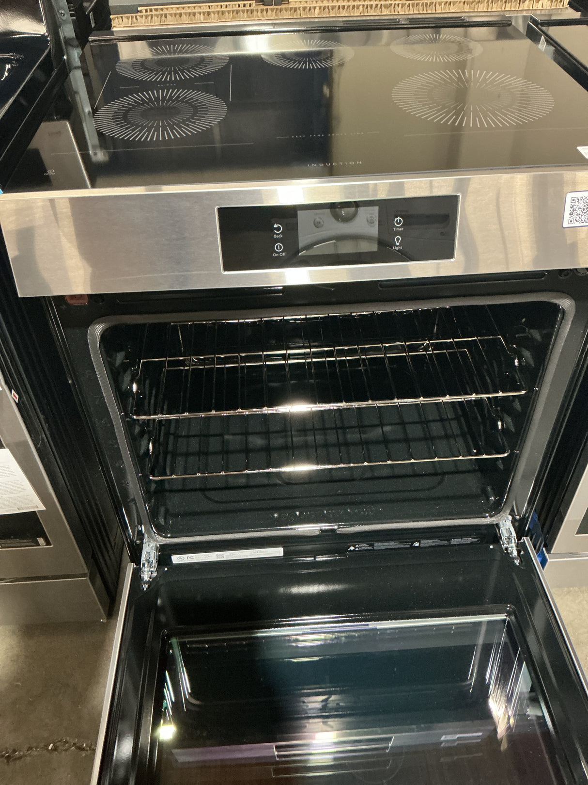 Frigidaire Gallery GCFI3060BF Induction Range (Open Box / Scratch & Dent)