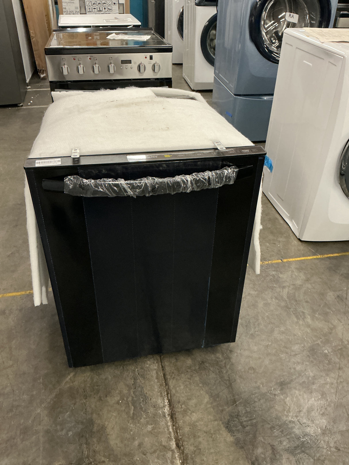 Frigidaire FDPH4316AB Top Control Built-In Dishwasher (Open Box / Scratch & Dent)