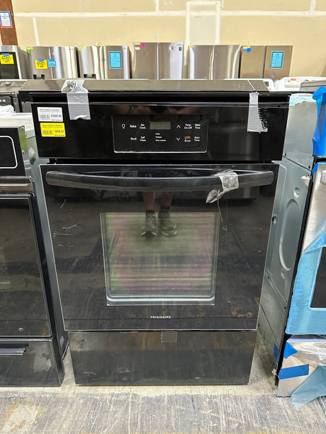FRIGIDAIRE FFGW2426UB 24'' Single Gas Wall Oven (Converted to Propane) in black finish on display