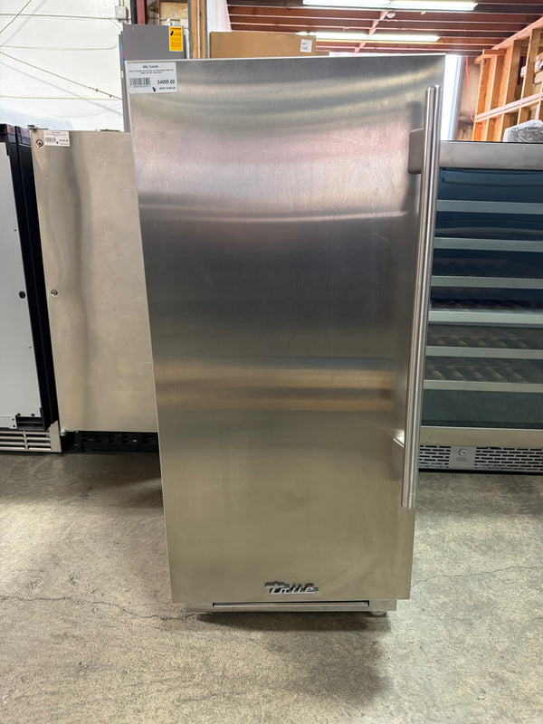 TRUE TUI15LSSD 15 Inch Built-In Undercounter Clear Ice Maker with Soft Close Hinge