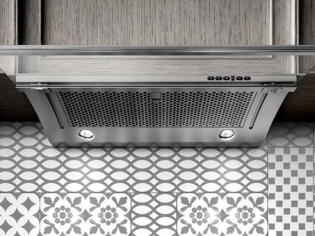 Elica EGL430S1 EL-30" UC HOOD GLIDE SS & CLEAR GLASS installed above patterned tiles.