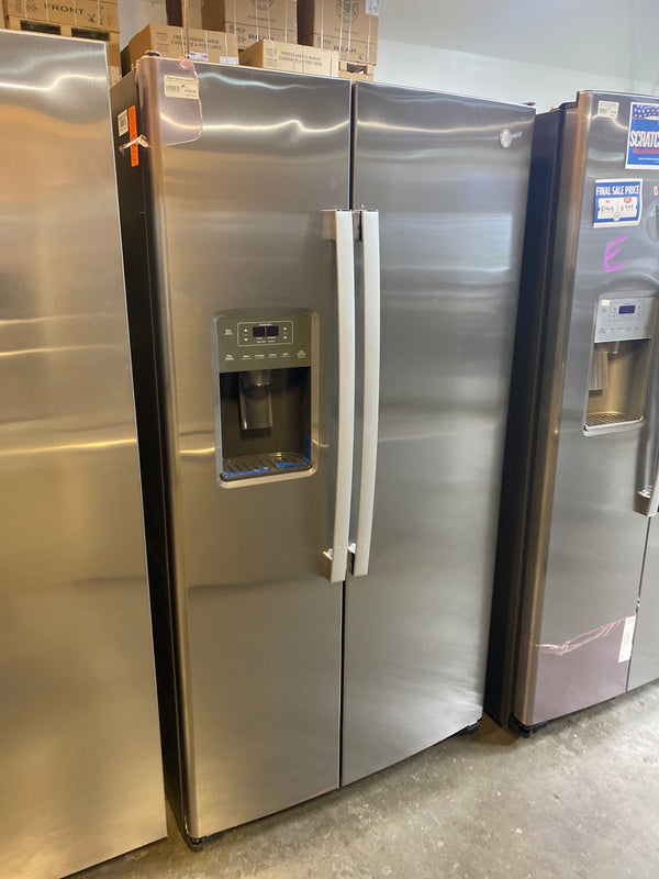 GE GSS25GYPFS 25.3 Cu. Ft. Side-By-Side Refrigerator