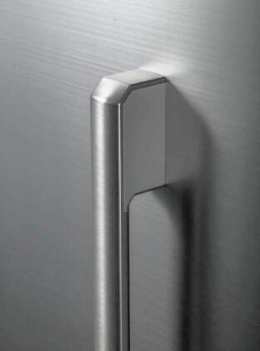 DACOR RAC00MHAASR Modernist Handle in Stainless Steel on a sleek refrigerator door.