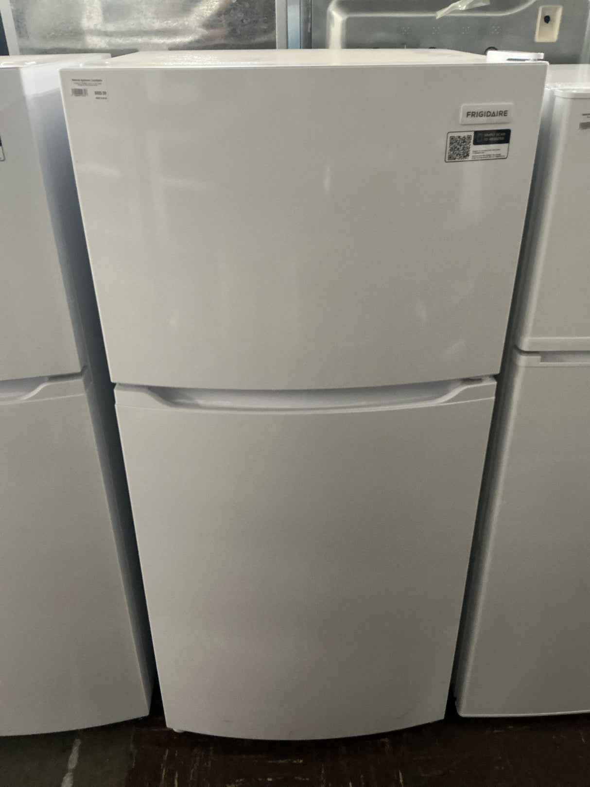 Frigidaire FFTR1425VW Top Freezer Refrigerator (Open Box / Scratch & Dent)