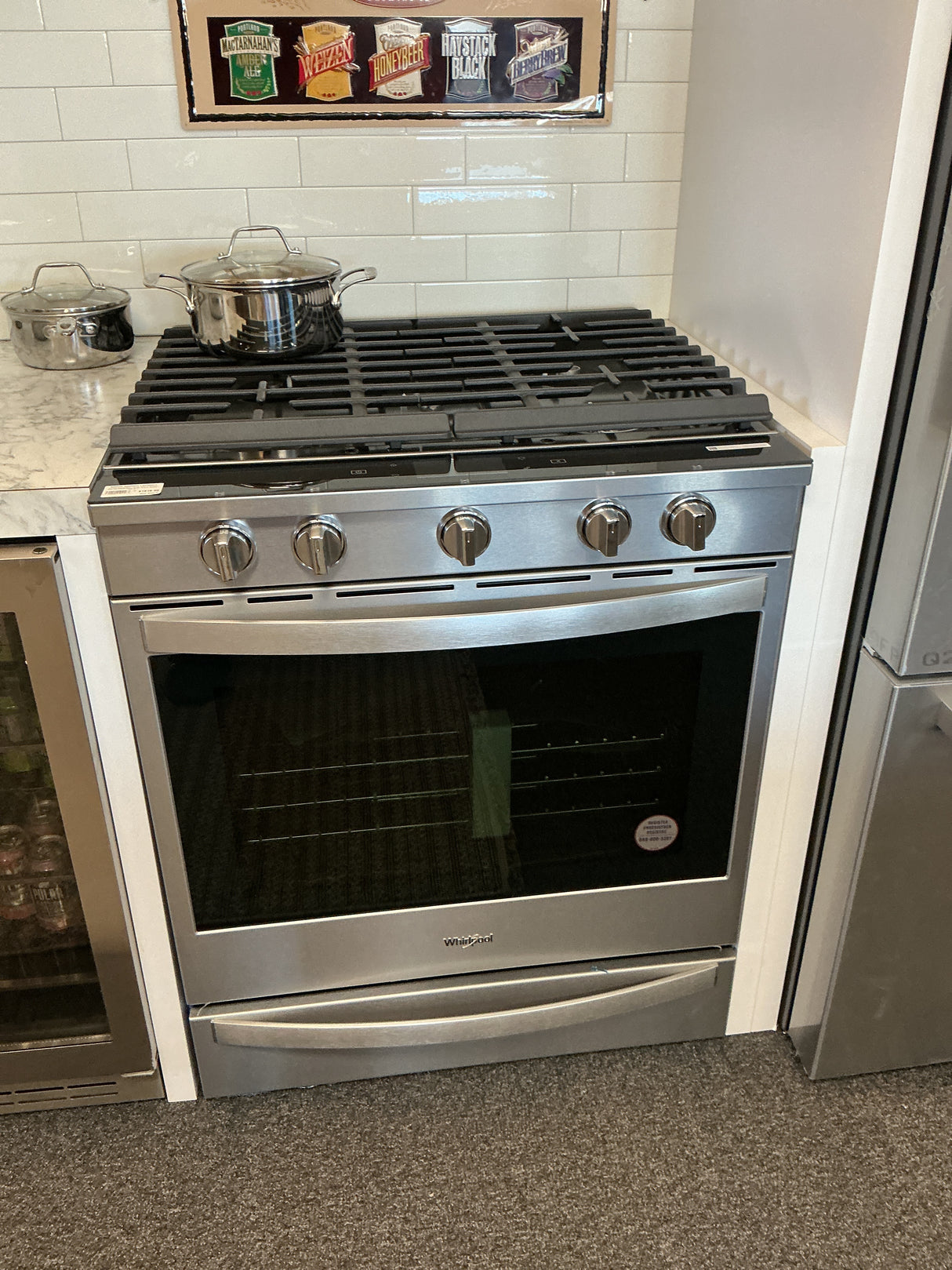 Whirlpool WEG750H0HZ Gas Range (Open Box / Scratch & Dent)