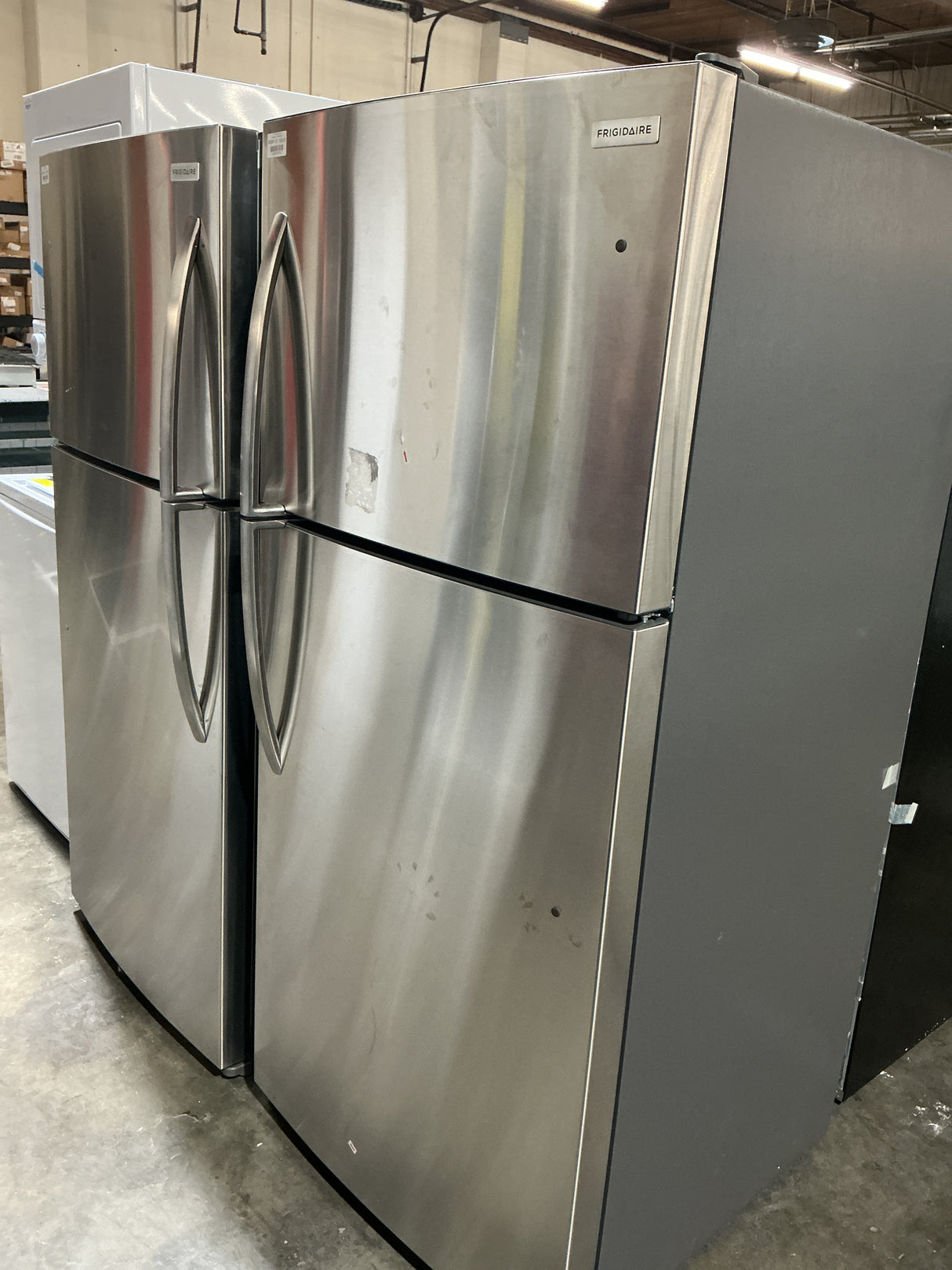 Frigidaire FFHT2022AS Top Freezer Refrigerator (Open Box / Scratch & Dent)