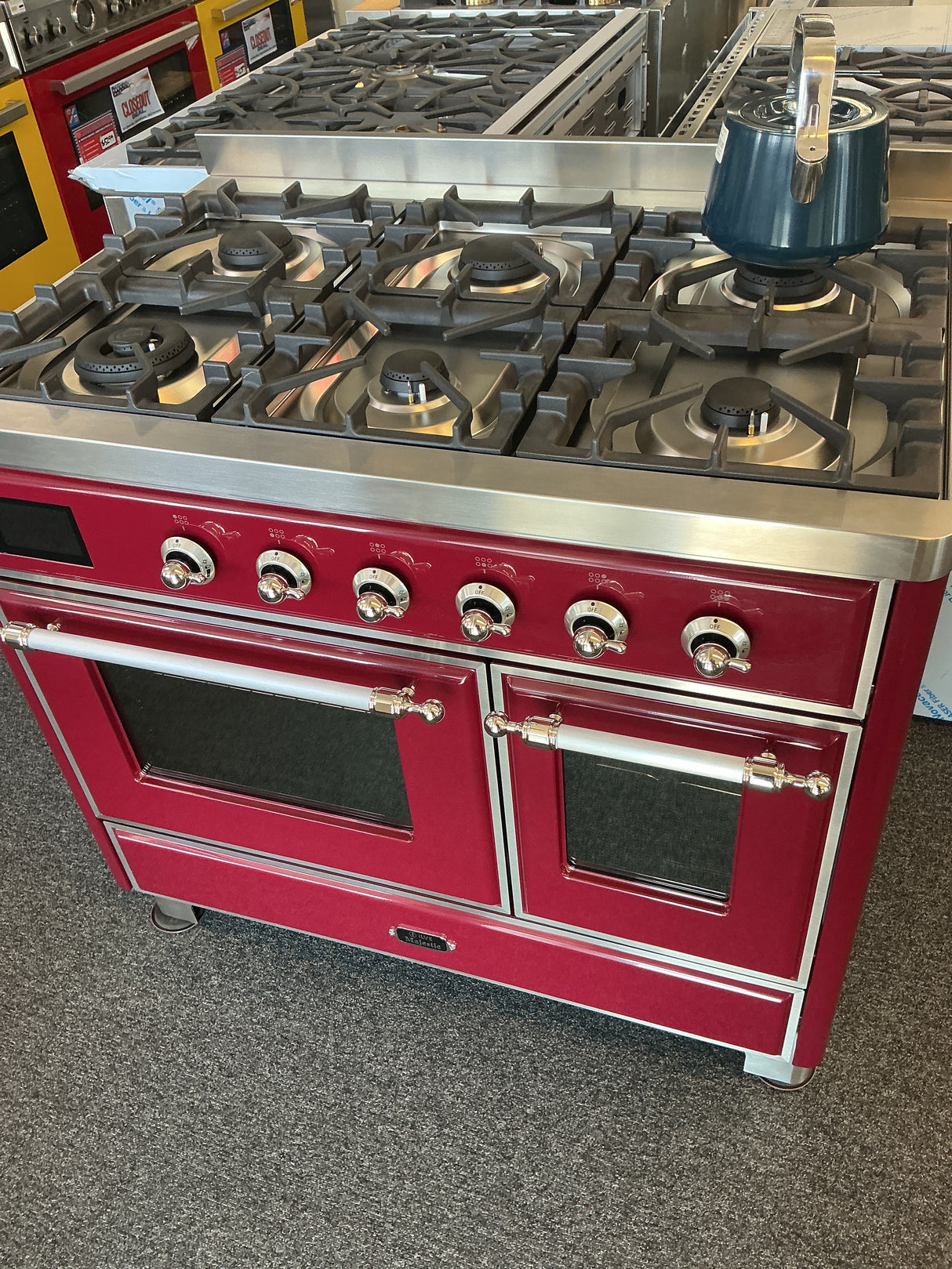 Ilve UMD10FDNS3-BUG Dual Fuel Range (Open Box / Scratch & Dent)