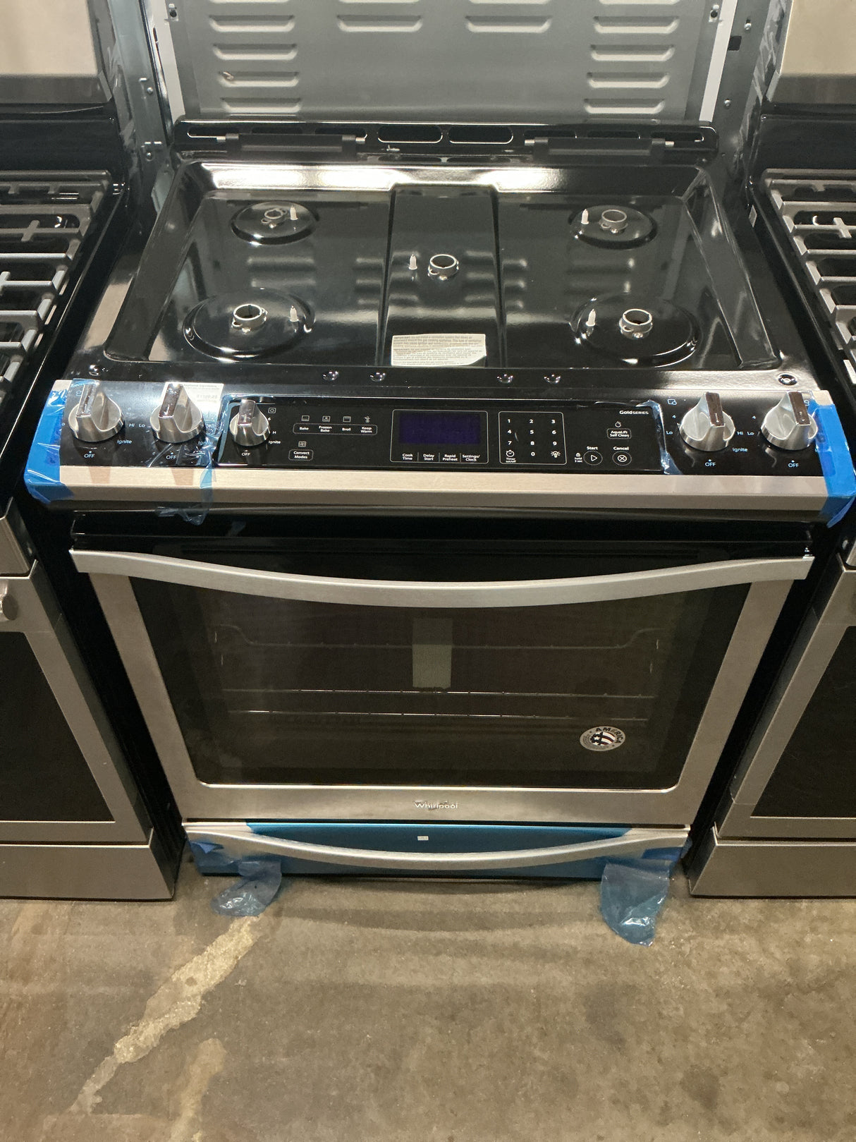 Whirlpool WEG745H0FS Gas Range (Open Box / Scratch & Dent)