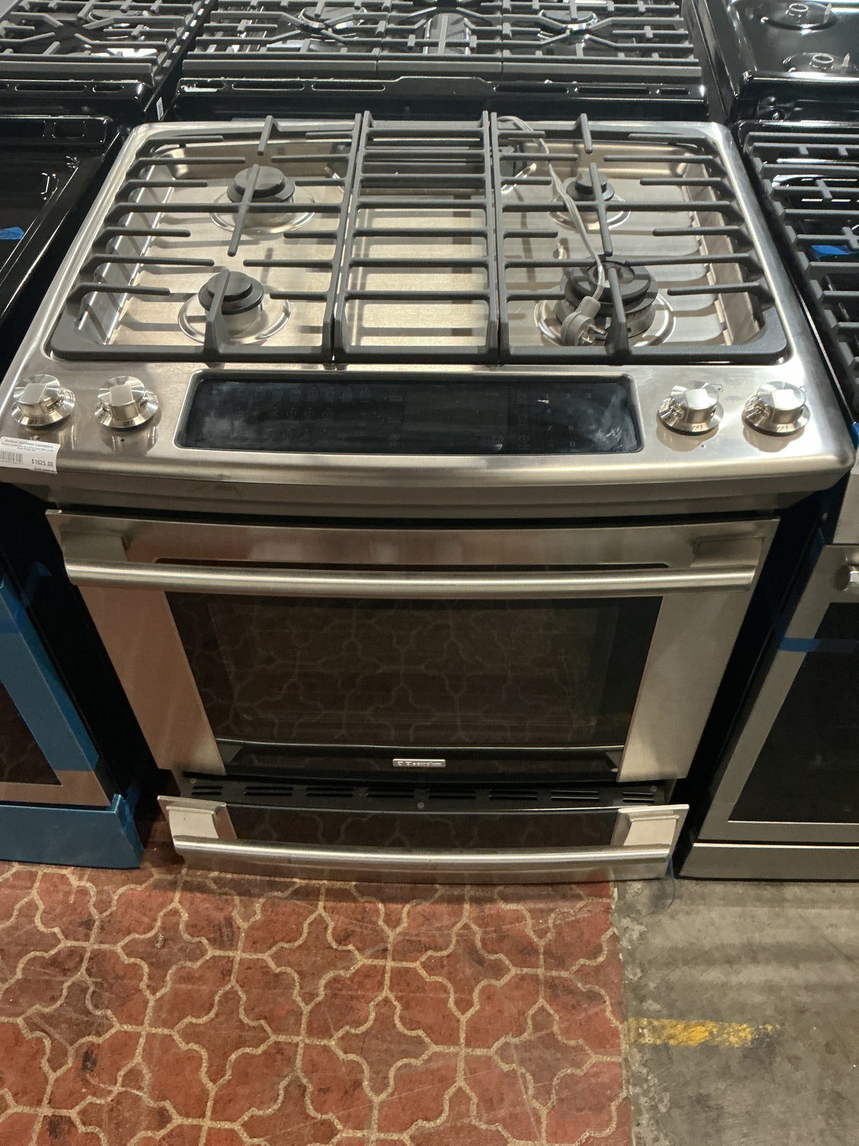 Electrolux EW30GS65GS Gas Range (Open Box / Scratch & Dent)