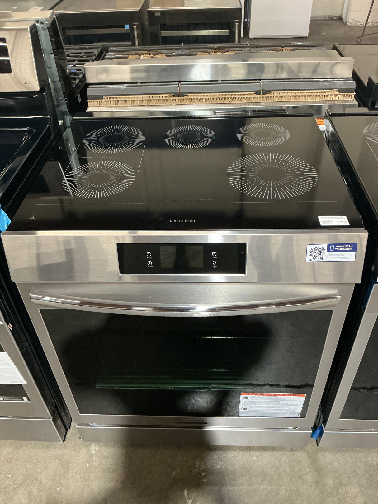 Frigidaire Gallery GCFI3060BF Induction Range (Open Box / Scratch & Dent)