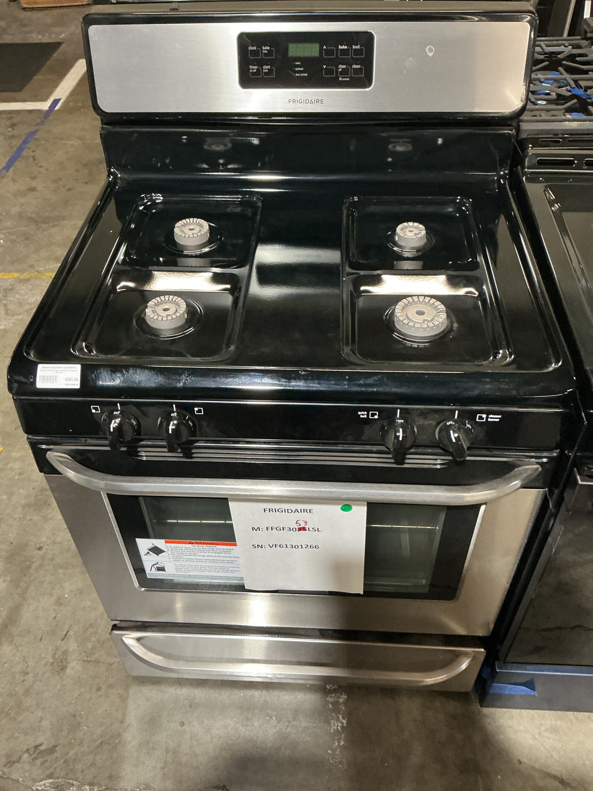 Frigidaire FFGF3053LS Gas Range (Open Box / Scratch & Dent)