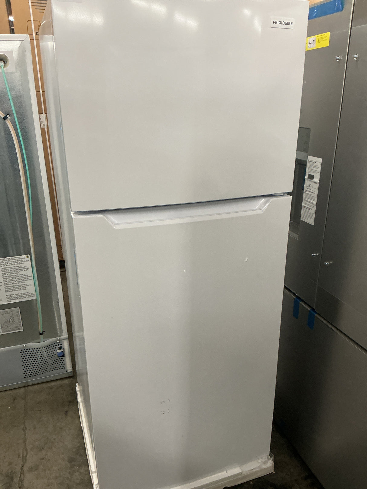 Frigidaire FFHT1822UW Top Freezer Refrigerator (Open Box / Scratch & Dent)