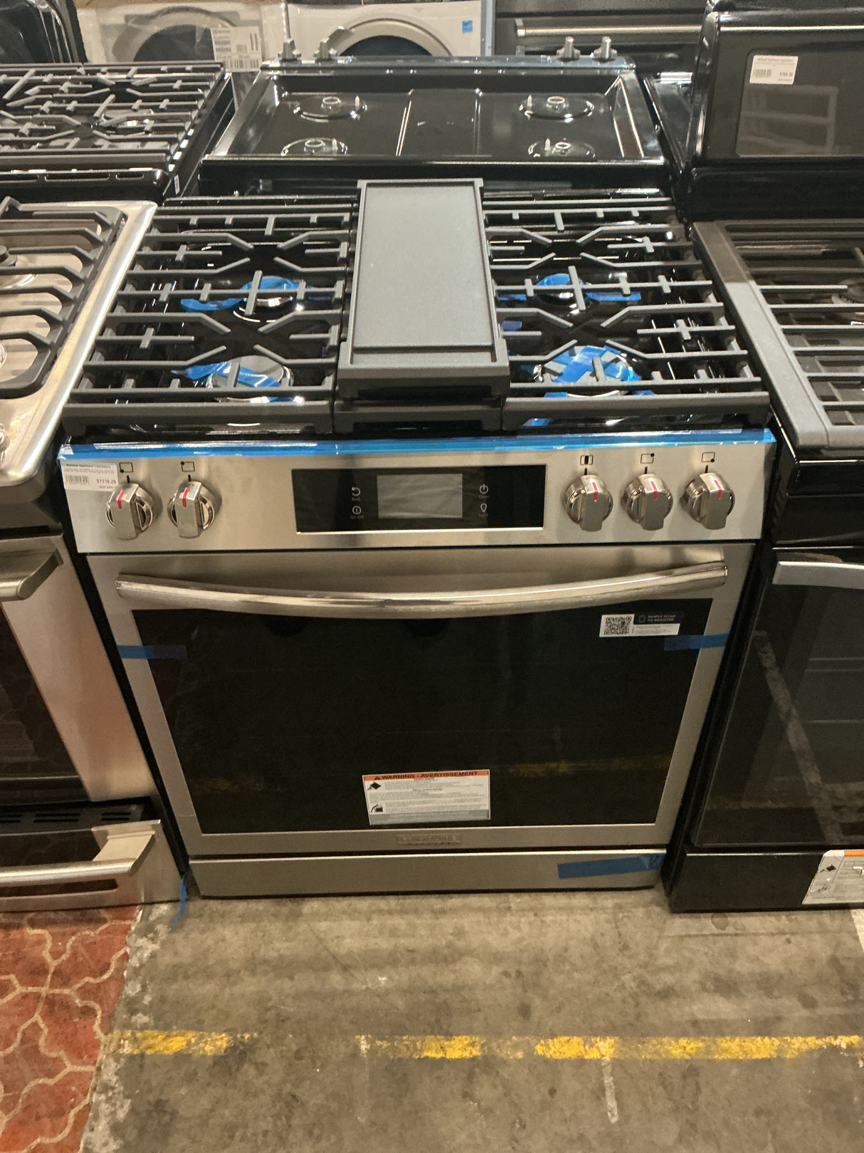 Frigidaire Gallery GCFG3060BF Gas Range (Open Box / Scratch & Dent)