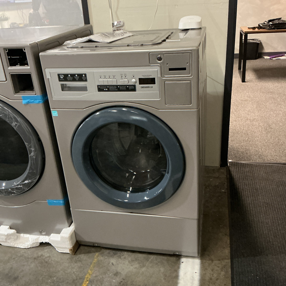Crossover WHLFP817MC2 Commercial Front Load Washing Machine (Open Box ...