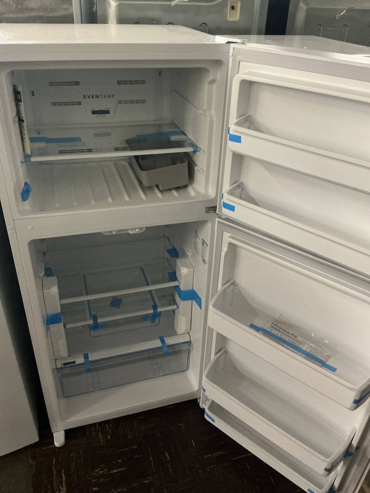 Frigidaire FFTR1425VW Top Freezer Refrigerator (Open Box / Scratch & Dent)
