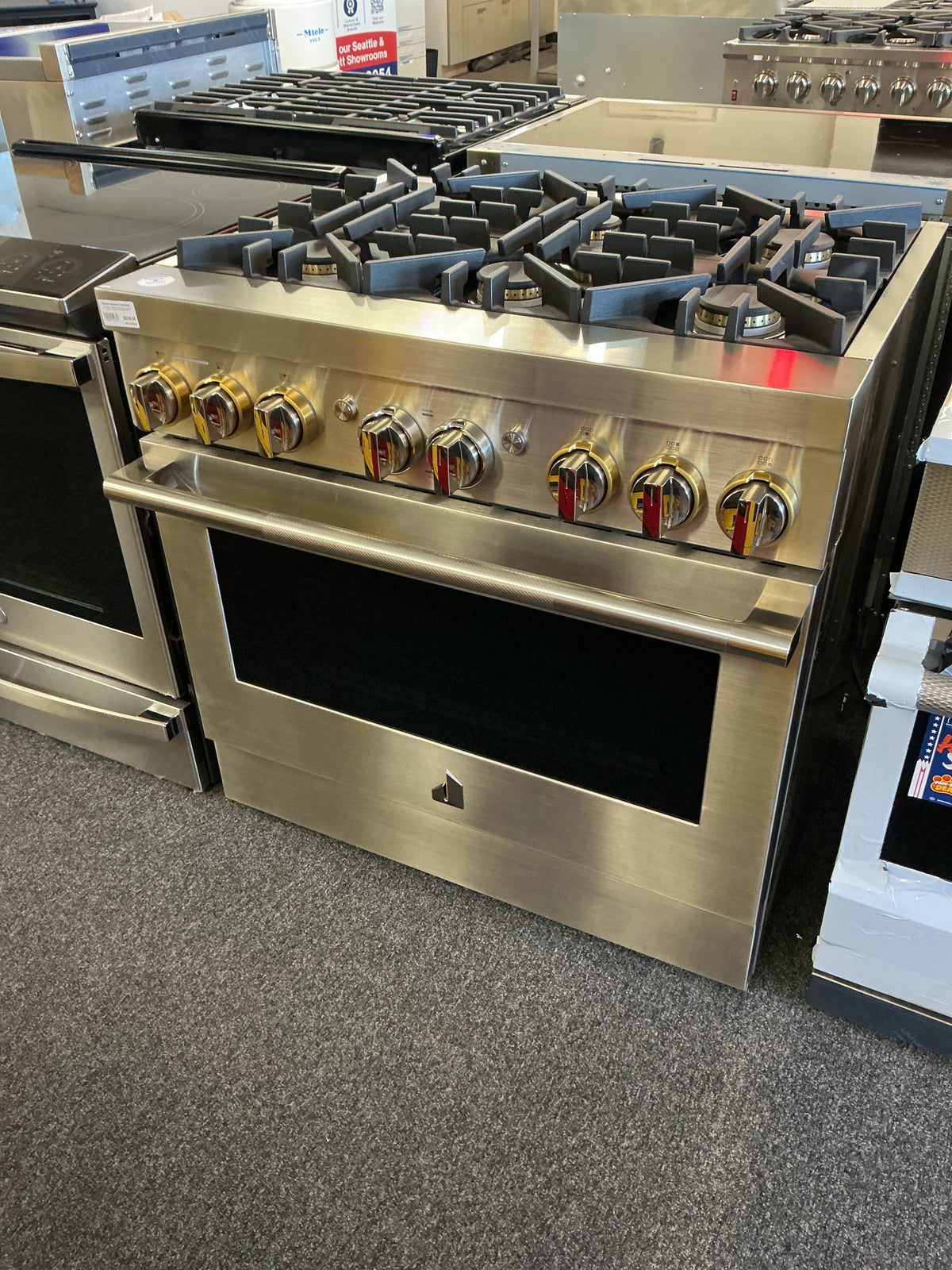 JennAir JDRP436HL Gas Range, 36 Inch (Open Box / Scratch & Dent)