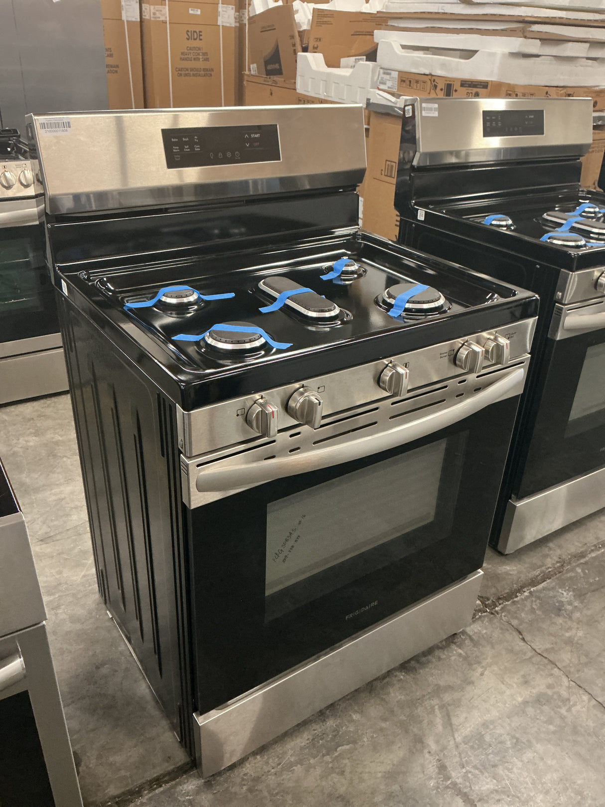 Frigidaire FCRG3083AS Gas Range (Open Box / Scratch & Dent)
