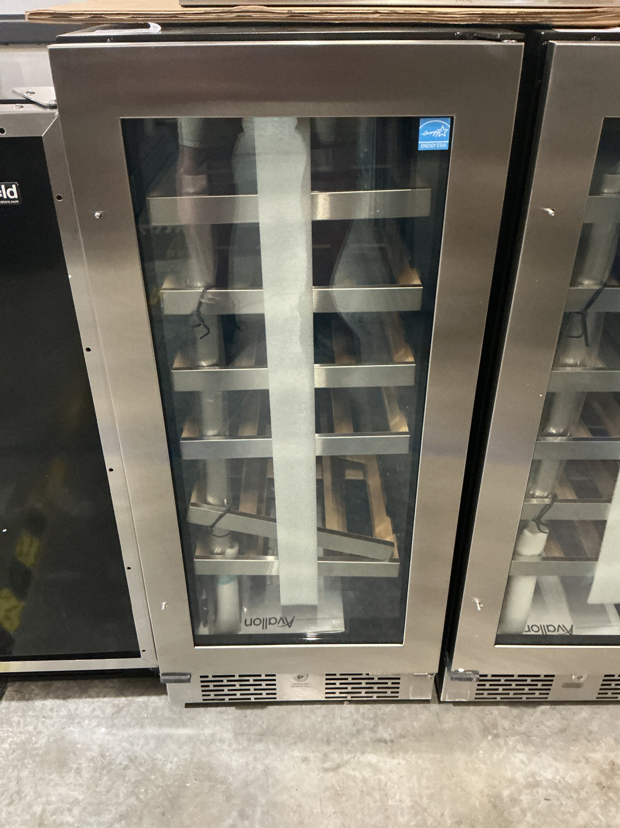 Avallon AWC152SZRH Built-In Wine Fridge