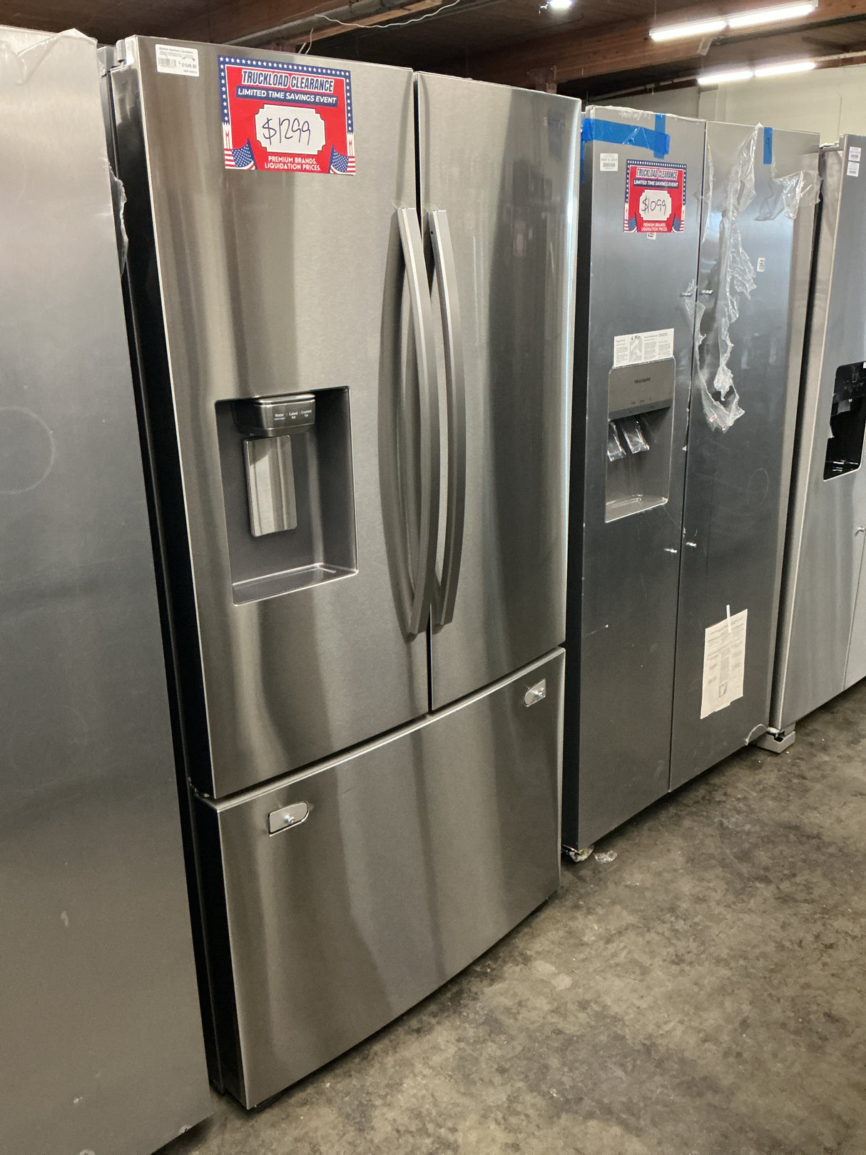 Samsung RF28R6201SR French Door Refrigerator (Open-Box / Scratch & Dent)