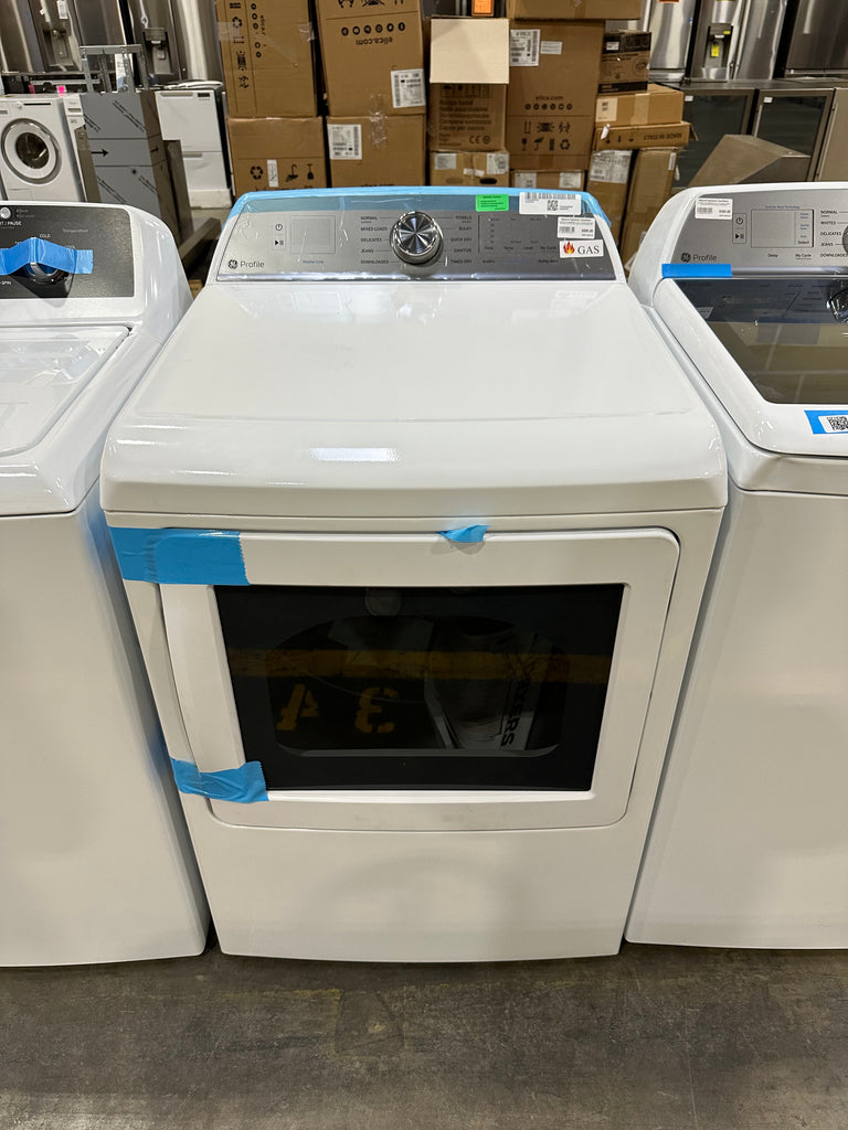 GE gas dryer with large capacity and sanitize cycle